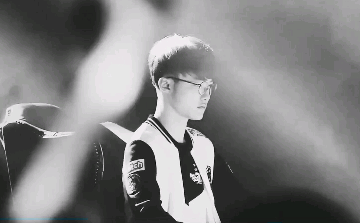 乎苛刻的击 乎苛刻的击