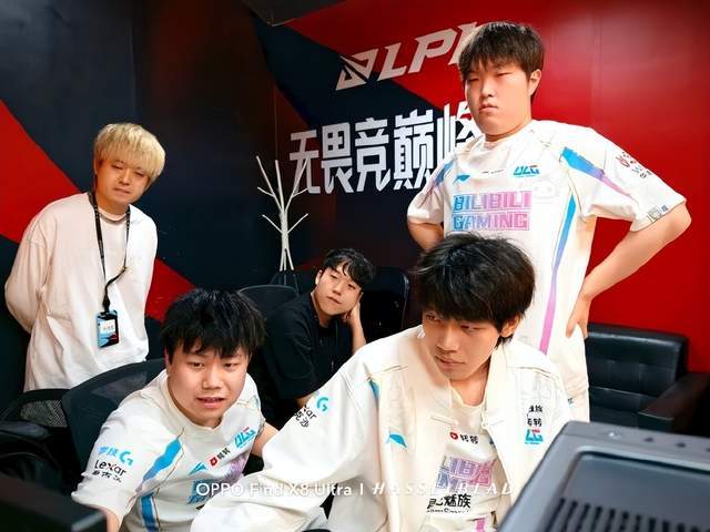 率曲线更平 率曲线更平